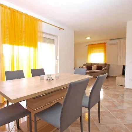 Antun 1237 Apartamento *