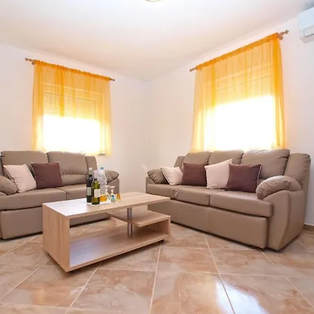 Antun 1237 Apartment Medulin